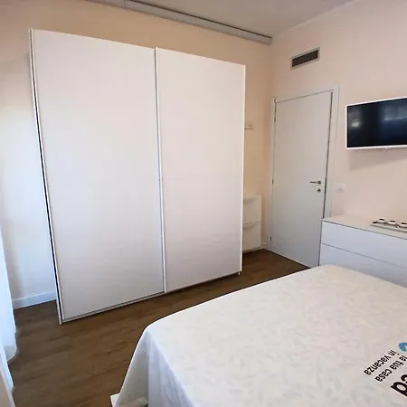 Cv010 - Cervia, Quadrilocale Con Terrazzo In Centro Milano Marittima
